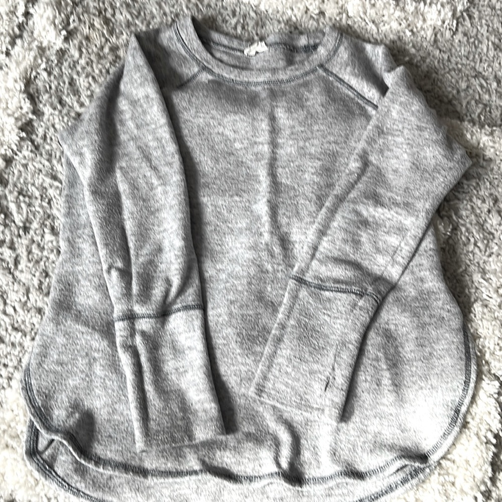 Crew neck sweater top